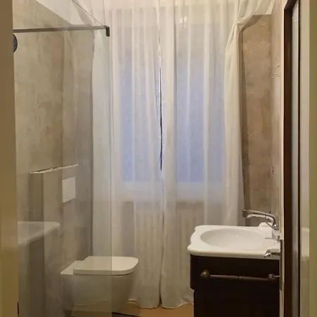Dom wakacyjny Casa Fiorita, Luino, Il Tempo Rallenta Tra E Fiori Luino