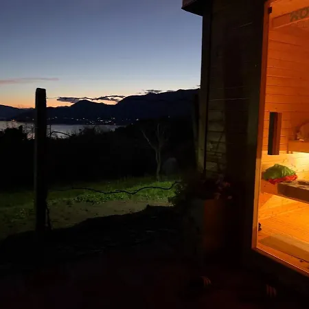 Casa Fiorita, Luino, Il Tempo Rallenta Tra E Fiori