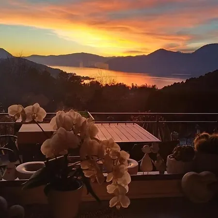 Casa Fiorita, Luino, Il Tempo Rallenta Tra E Fiori *