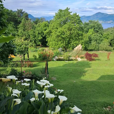 Casa Fiorita, Luino, Il Tempo Rallenta Tra E Fiori Dom wakacyjny