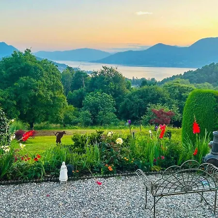 Casa Fiorita, Luino, Il Tempo Rallenta Tra E Fiori *