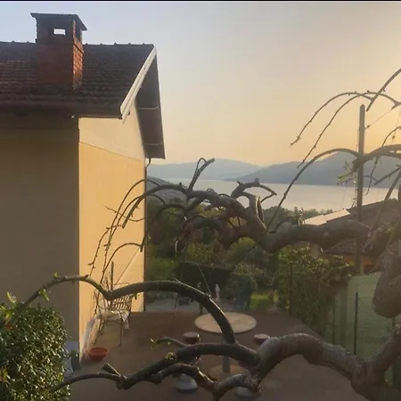 Dom wakacyjny Casa Fiorita, Luino, Il Tempo Rallenta Tra E Fiori Luino