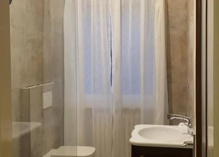 Nyaraló Casa Fiorita, Luino, Il Tempo Rallenta Tra E Fiori Luino