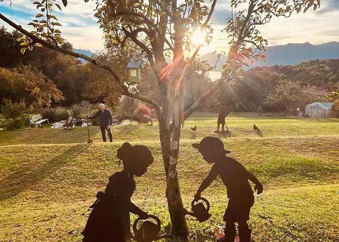 Casa Fiorita, Luino, Il Tempo Rallenta Tra E Fiori
