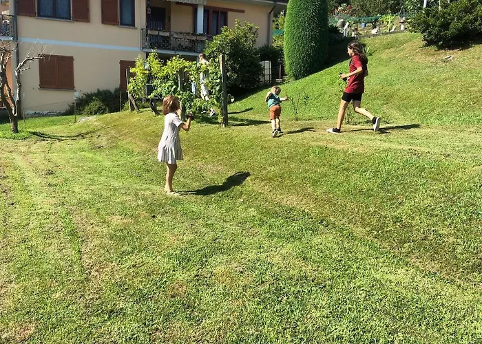 Nyaraló Casa Fiorita, Luino, Il Tempo Rallenta Tra E Fiori
