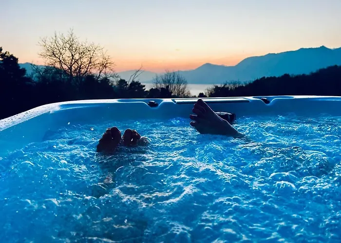 Casa Fiorita, Luino, Il Tempo Rallenta Tra E Fiori *