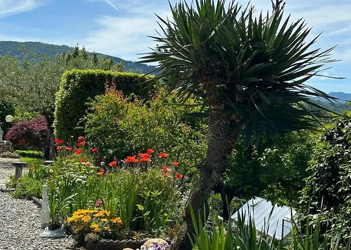 Casa Fiorita, Luino, Il Tempo Rallenta Tra E Fiori Holiday home Luino