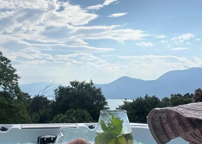 Casa Fiorita, Luino, Il Tempo Rallenta Tra E Fiori * Luino