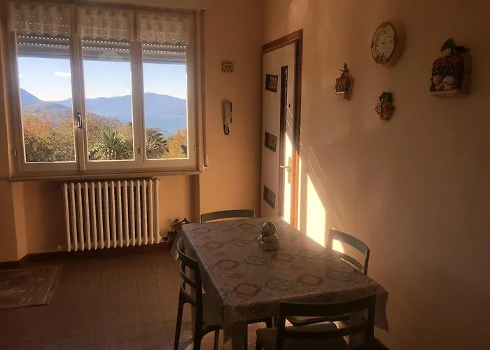 Nyaraló Casa Fiorita, Luino, Il Tempo Rallenta Tra E Fiori Luino