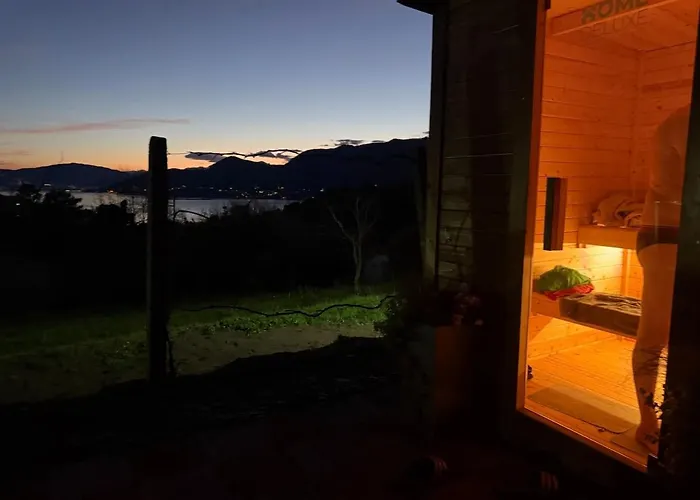 Casa Fiorita, Luino, Il Tempo Rallenta Tra E Fiori