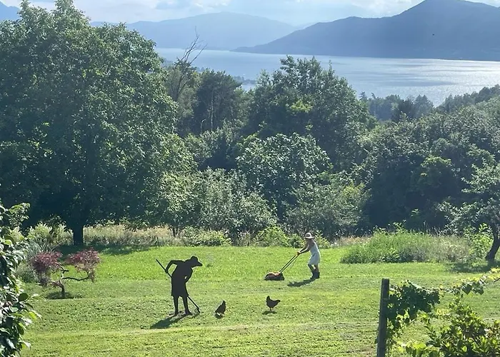 Casa Fiorita, Luino, Il Tempo Rallenta Tra E Fiori *