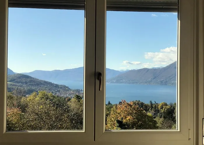 Holiday home Casa Fiorita, Luino, Il Tempo Rallenta Tra E Fiori Luino