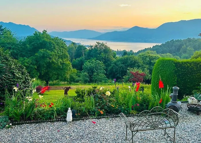 Casa Fiorita, Luino, Il Tempo Rallenta Tra E Fiori *
