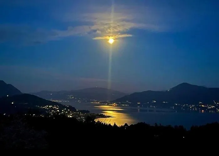 Casa Fiorita, Luino, Il Tempo Rallenta Tra E Fiori Luino